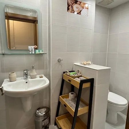 Garden View Center Apartment