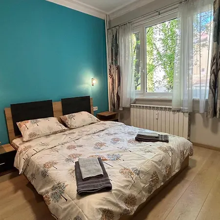 Garden View Center Apartment *